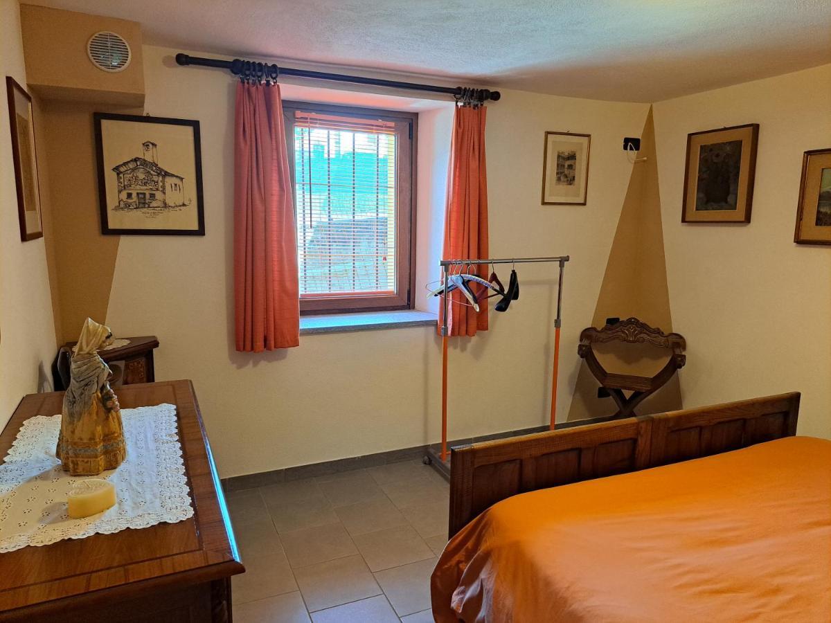 La Maison De Chantal Fenis Bagian luar foto