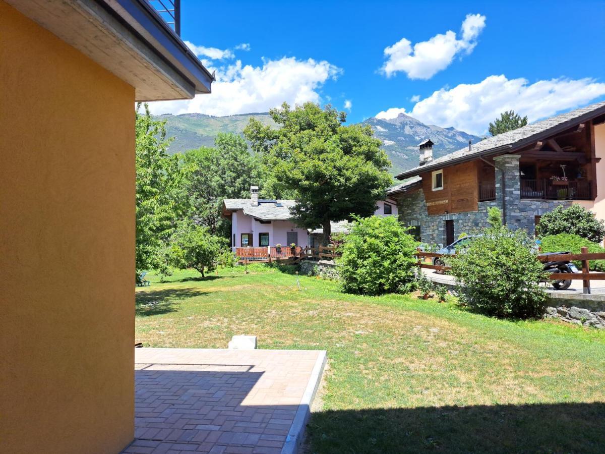 La Maison De Chantal Fenis Bagian luar foto